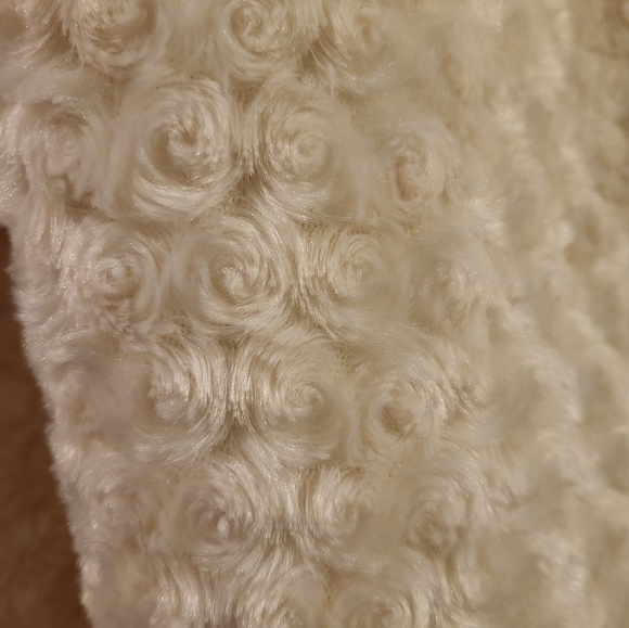 Poncho, Cape Women's Faux Fur Cream rosettes design one size - Picture 10 of 10